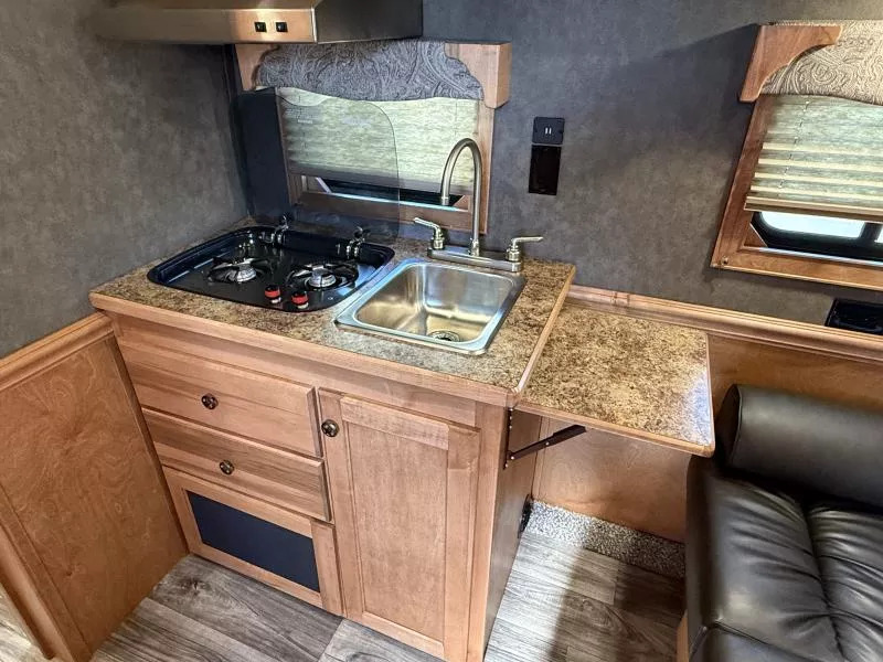 2026 Merhow Longhorn 8014 LQ Stock Trailer - Image 16