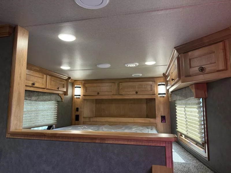 2026 Merhow Longhorn 8014 LQ Stock Trailer - Image 20