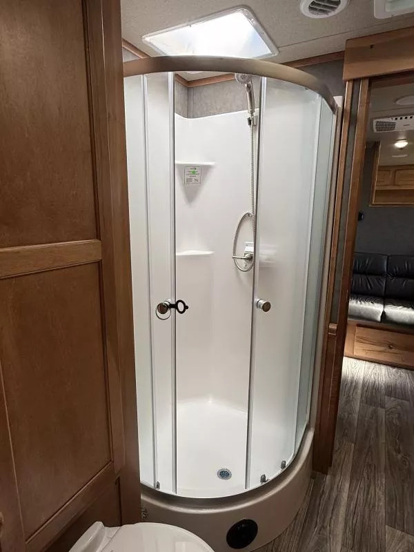 2026 Merhow Longhorn 8014 LQ Stock Trailer - Image 8