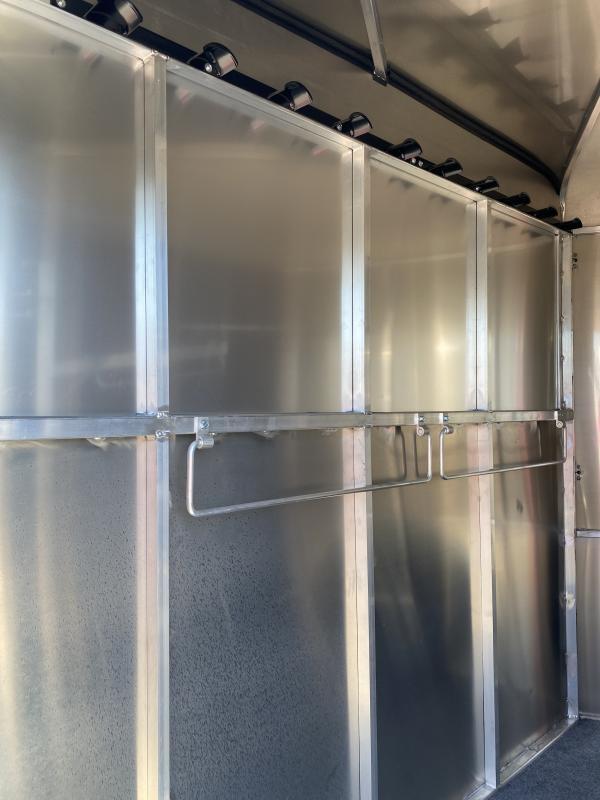 2025 Maverick Lite DX – Enclosed 3-Horse - Image 10