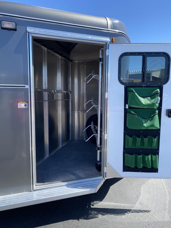 2025 Maverick Lite DX – Enclosed 3-Horse - Image 9