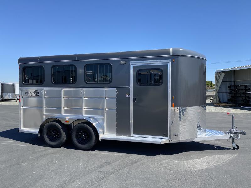 2025 Maverick Lite DX – Enclosed 3-Horse