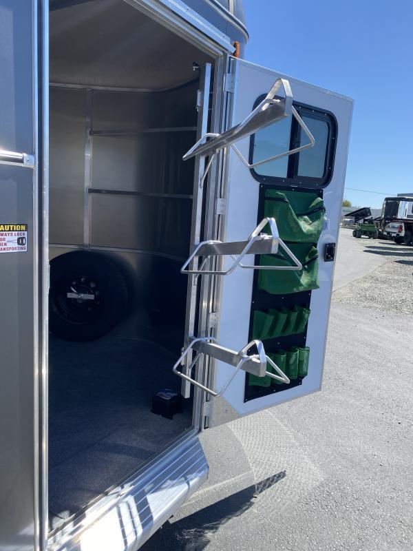 2025 Maverick Lite DX – Enclosed 3-Horse - Image 15