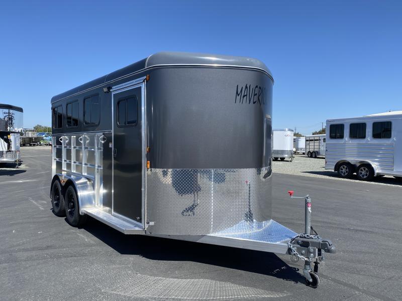 2025 Maverick Lite DX – Enclosed 3-Horse - Image 2