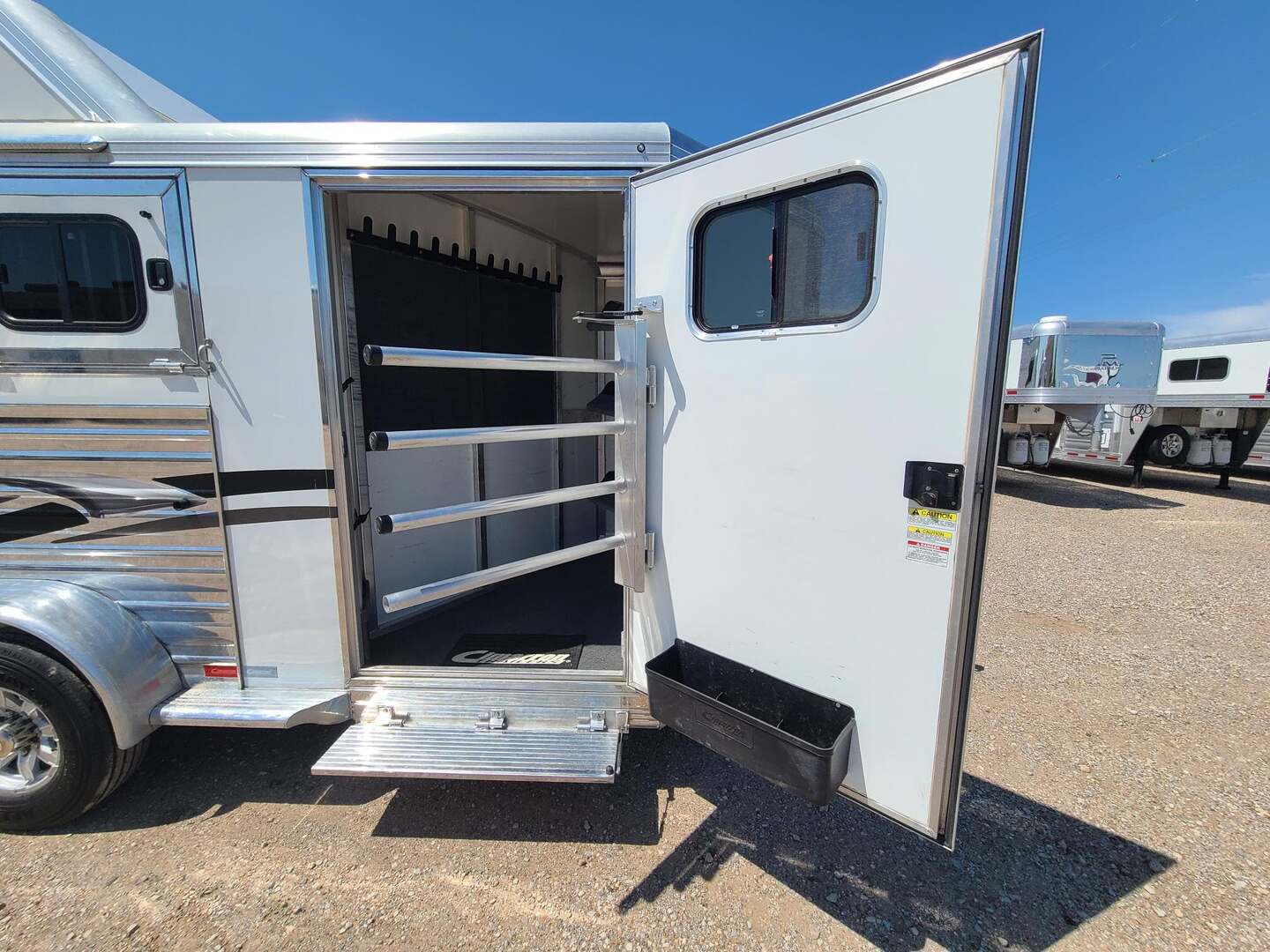 2022 Cimarron Trailers Norstar 3HBP WERM FLOORING, Hayrack & POLISHED ALU - Image 14