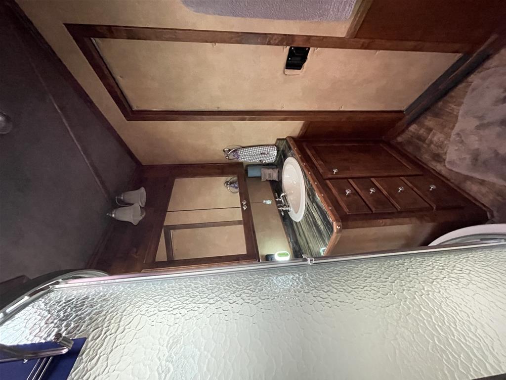 2014 4 Star Trailer Deluxe 3 Horse - Image 11