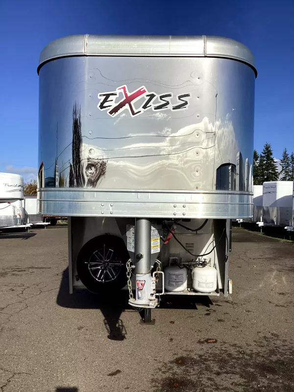 2019 Exiss Escape 7204 2 Horse Weekender Gooseneck Trailer - Image 5