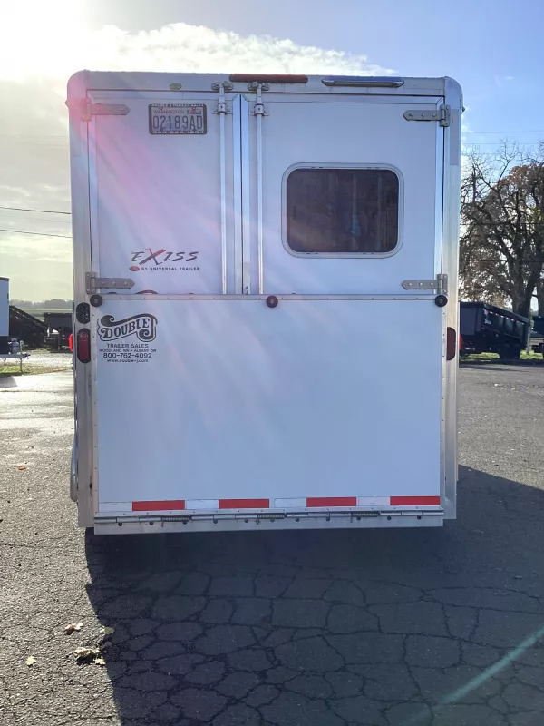 2019 Exiss Escape 7204 2 Horse Weekender Gooseneck Trailer - Image 10