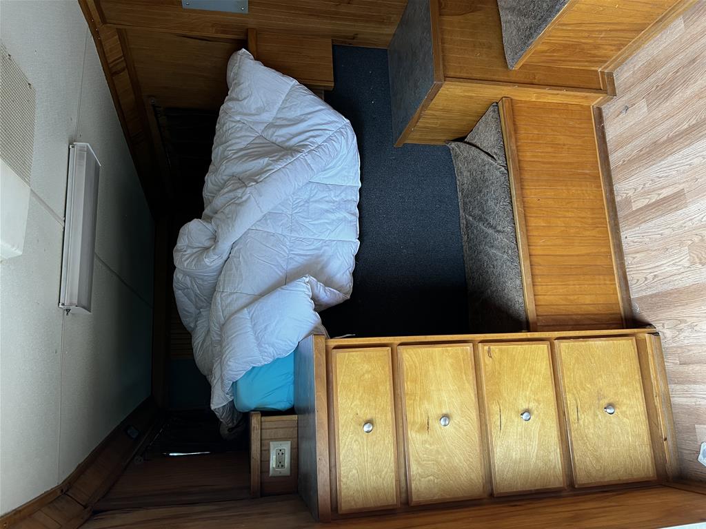 2003 Cimarron 4 Horse Slant Load Gooseneck with Midtack Weekender - Image 12