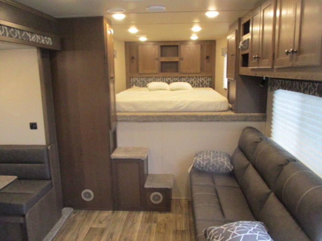 2024 Lakota 8315RK Charger 3-Horse Slant Load with Living Quarters - Image 14