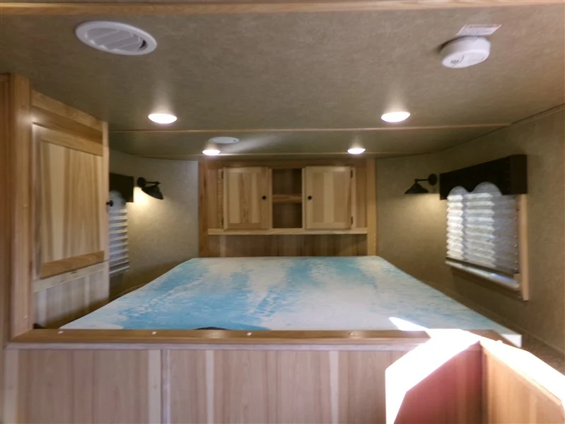 2023 Lakota Charger 8315 SR 3 Horse Gooseneck with Living Quarters - Image 8