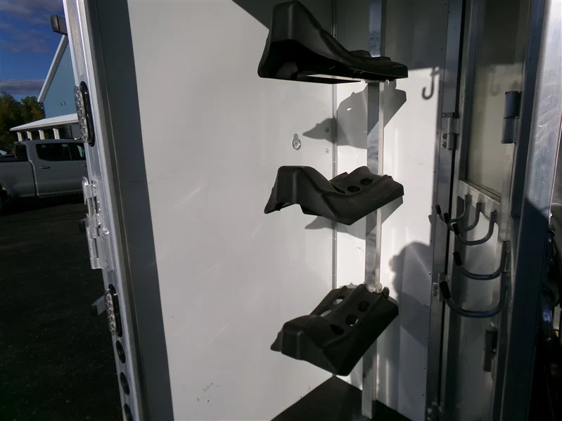 2023 Lakota Charger 8315 SR 3 Horse Gooseneck with Living Quarters - Image 5