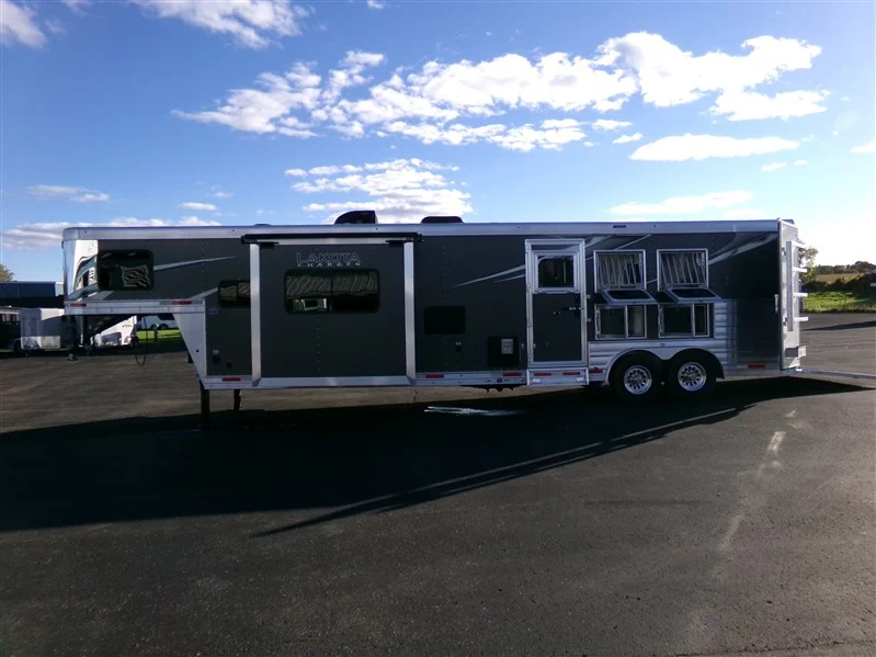 2023 Lakota Charger 8315 SR 3 Horse Gooseneck with Living Quarters - Image 2