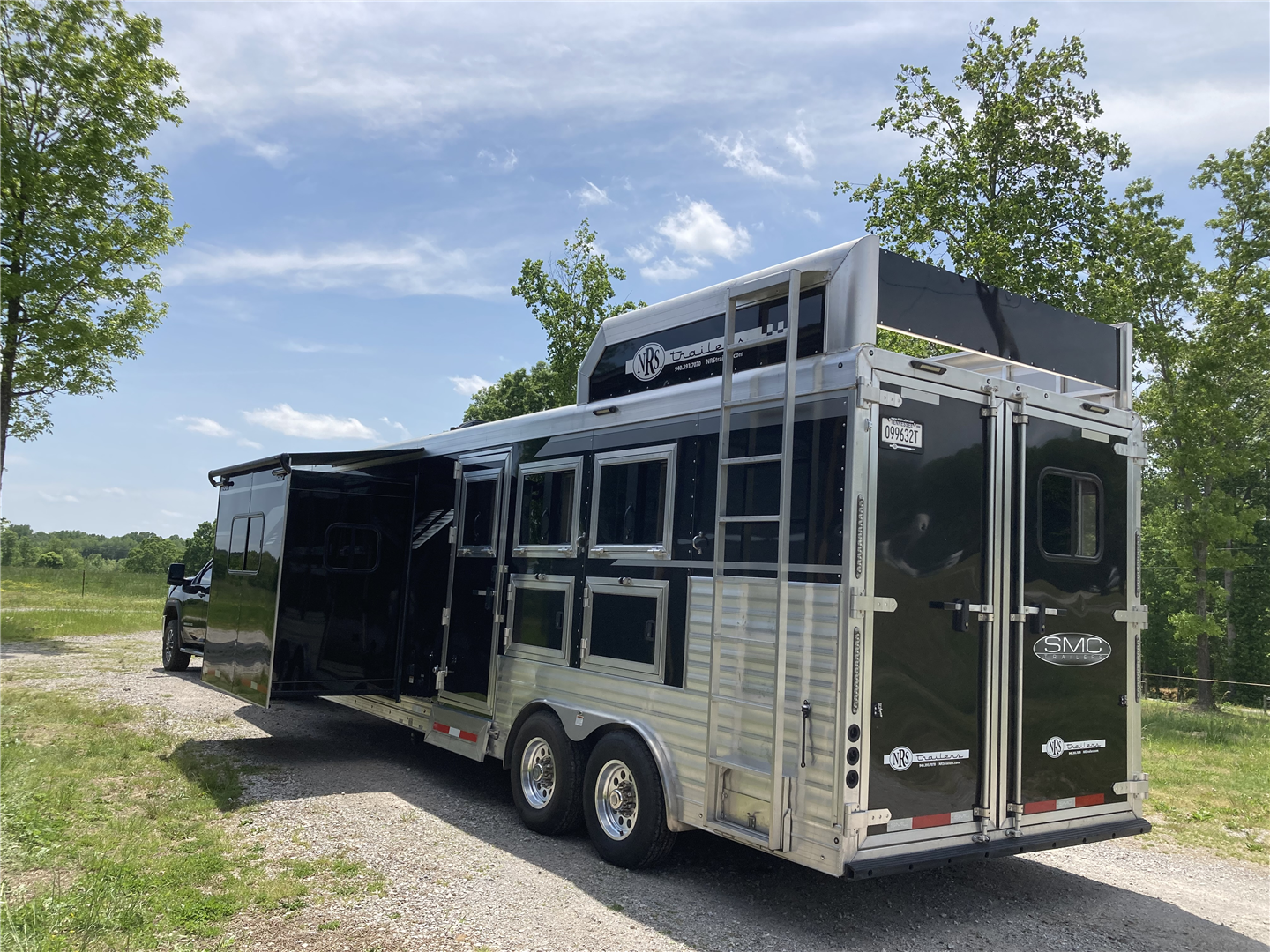 2020 SMC Laramie 3 Horse Gooseneck with Living Quarters