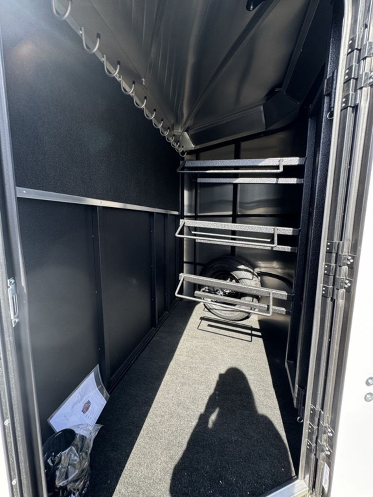 2025 Logan Coach Crossfire 3 Horse Bumper Pull - Image 18