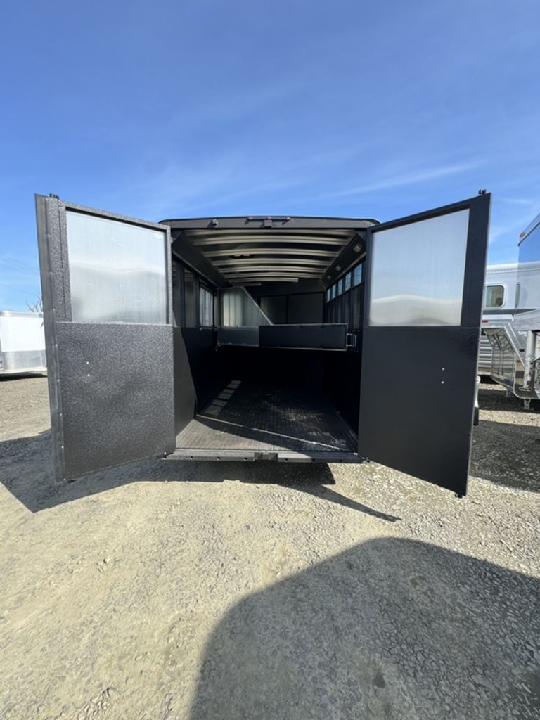 2025 Logan Coach Crossfire 3 Horse Bumper Pull - Image 5