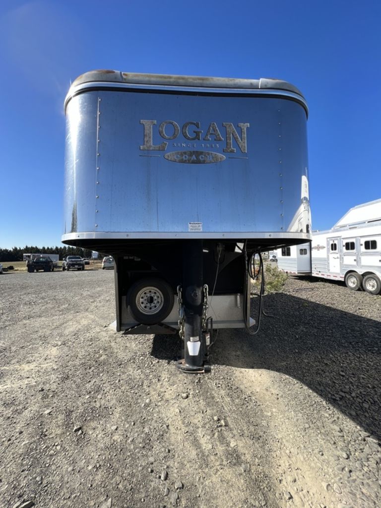 2007 Logan Coach Edge 3 Horse Slant Load Gooseneck with Insulated Dressing Room - Image 20