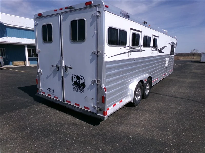 2016 4 Star 8410 Proline Interior 4 Horse Gooseneck with Living Quarters - Image 5