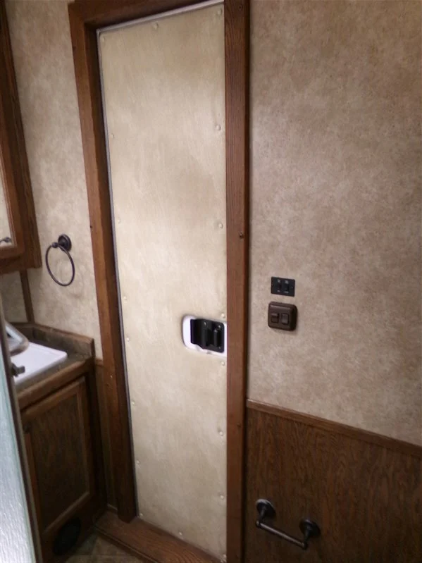 2016 4 Star 8410 Proline Interior 4 Horse Gooseneck with Living Quarters - Image 19