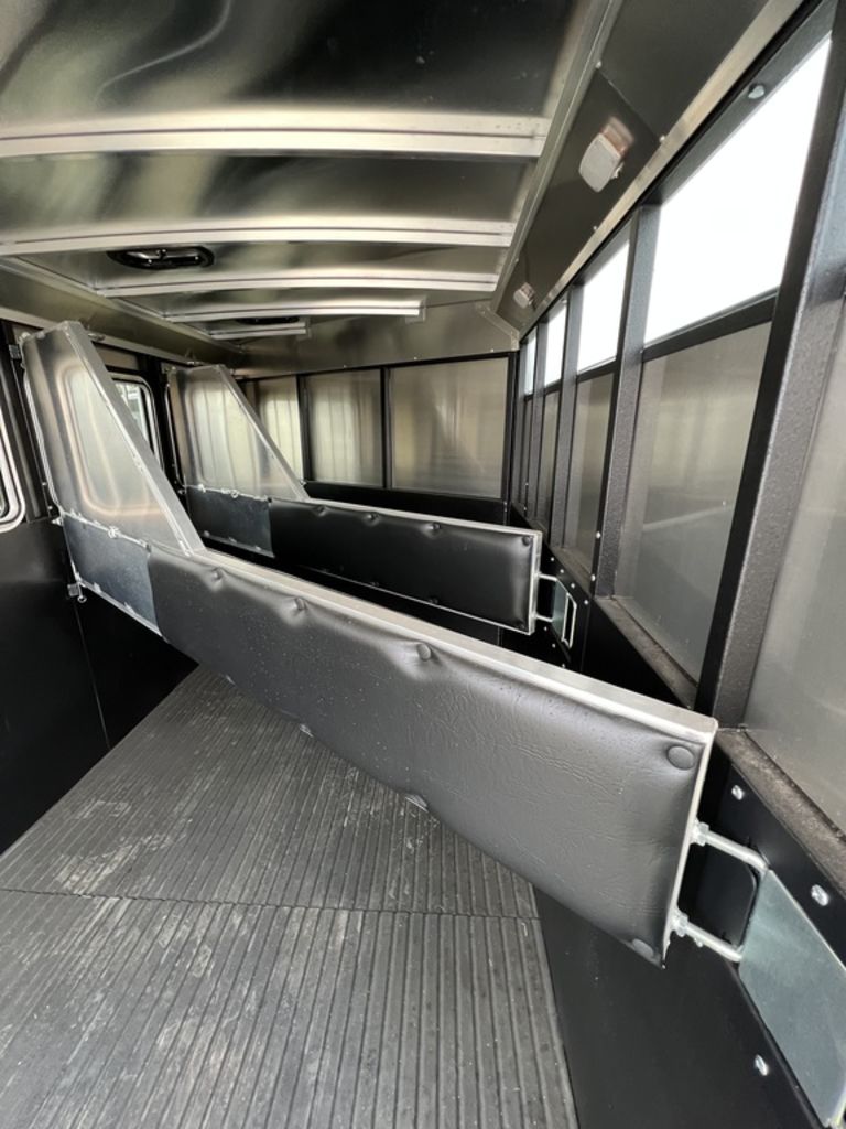 2023 Logan Coach Crossfire 3 Horse Bumper Pull - Image 4