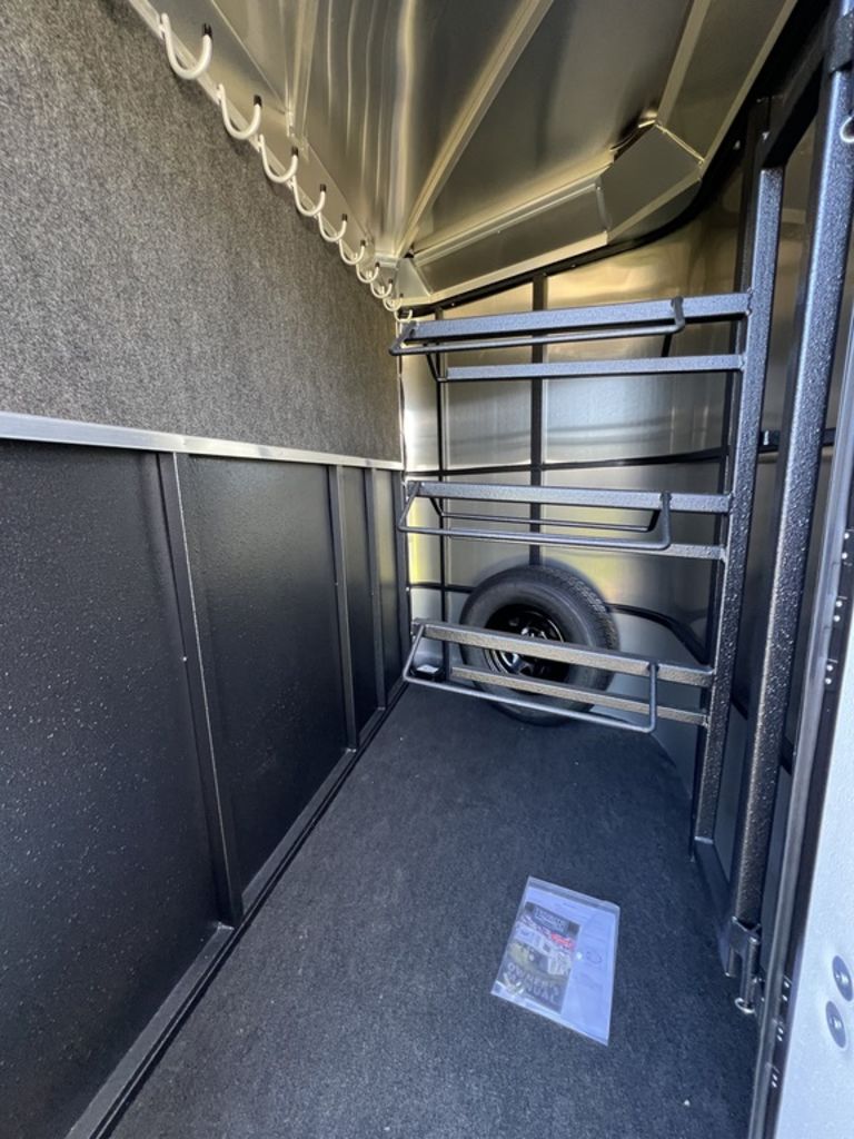 2023 Logan Coach Crossfire 3 Horse Bumper Pull - Image 10