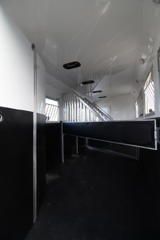 2024 Bison Silverado 7408 4 Horse Slant Load Gooseneck with Living Quarters - Image 17