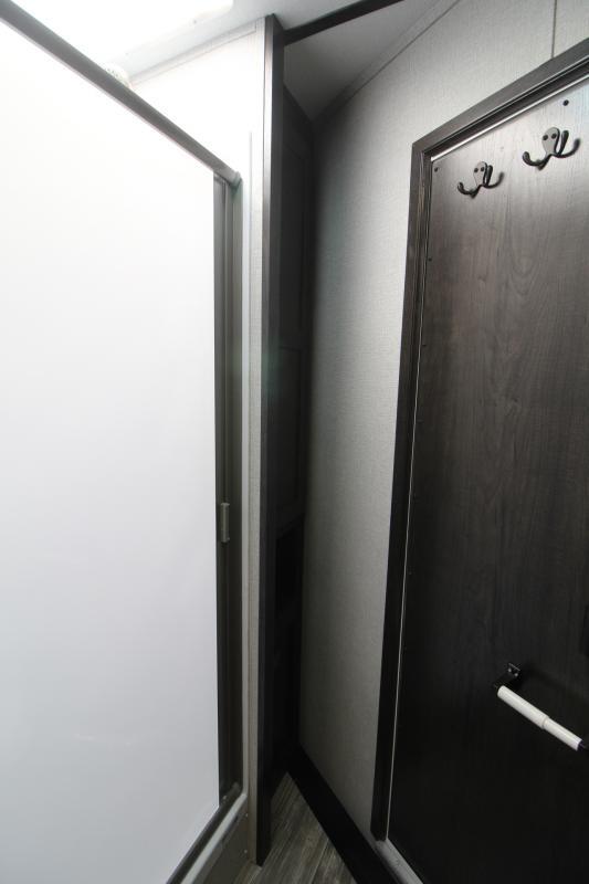 2024 Bison Silverado 7408 4 Horse Slant Load Gooseneck with Living Quarters - Image 13