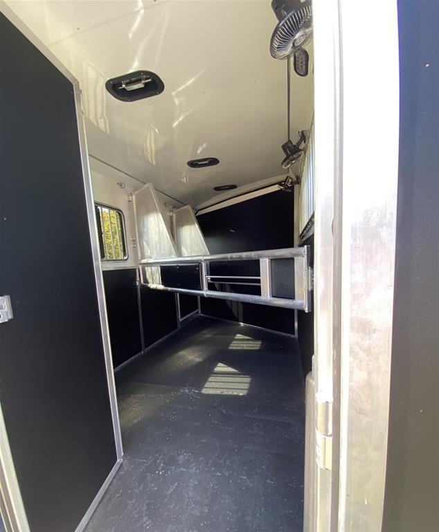 2024 Shadow Trailer 3 Horse Slant PRO SERIES Bumper Pull - Image 15