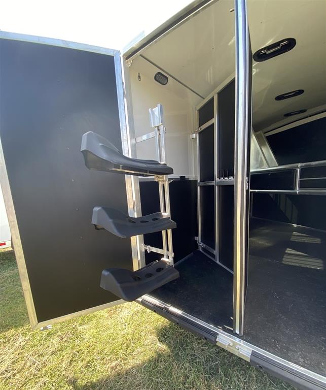 2024 Shadow Trailer 3 Horse Slant PRO SERIES Bumper Pull - Image 16