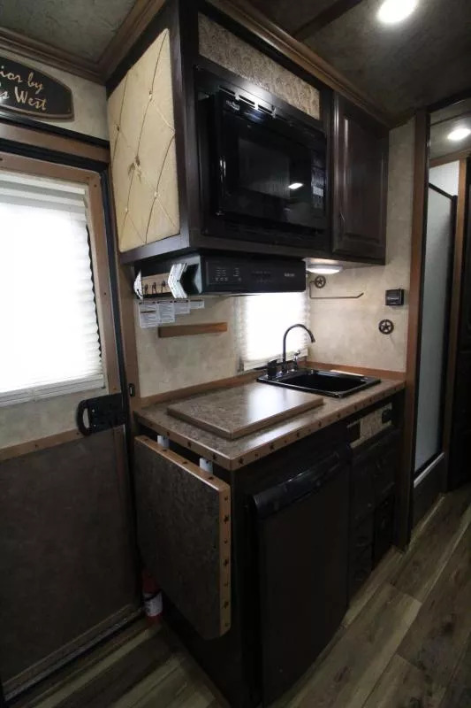 2017 Trails West Sierra 2 Horse Slant Load Gooseneck w/ Slide-Out Living Quarters - Image 11