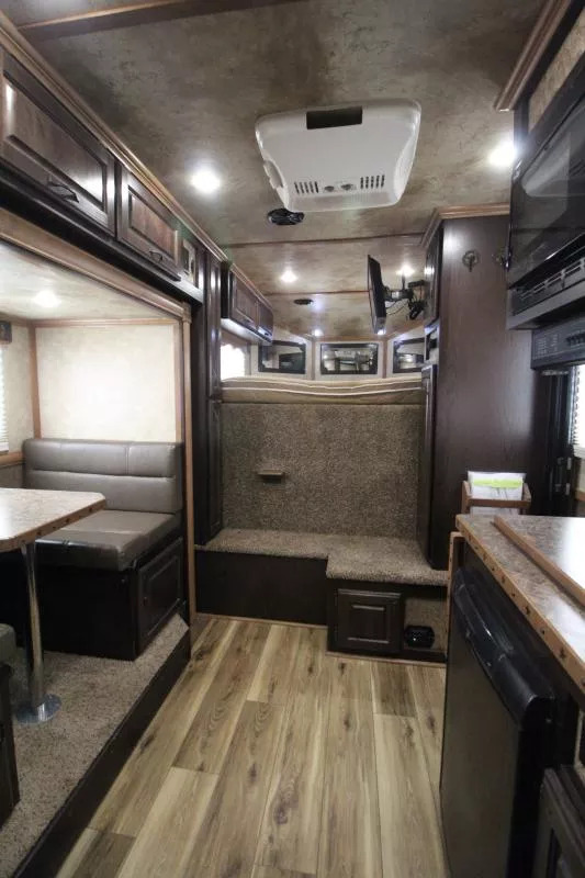 2017 Trails West Sierra 2 Horse Slant Load Gooseneck w/ Slide-Out Living Quarters - Image 7