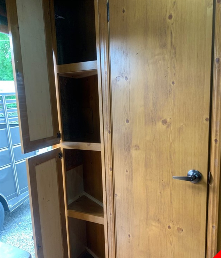 2022 Dixie Star 2 Horse Slant Load Gooseneck w/ 6' Living Quarters - Image 6