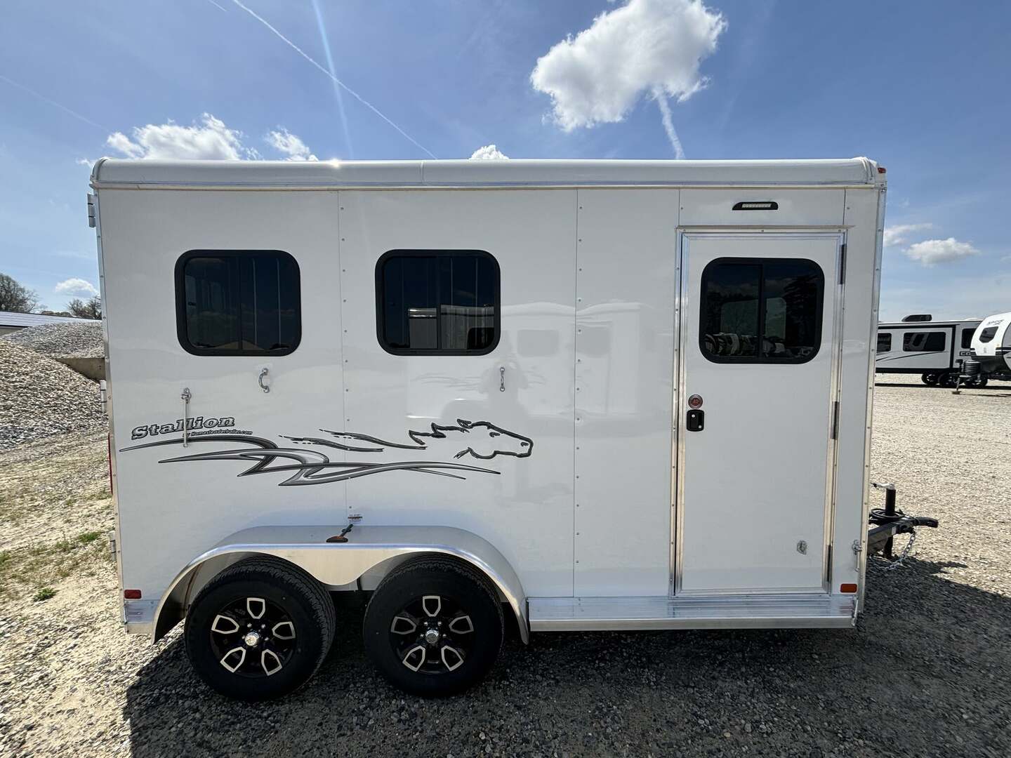 2025 Homesteader Stallion 213SB Bumper Pull - Image 4