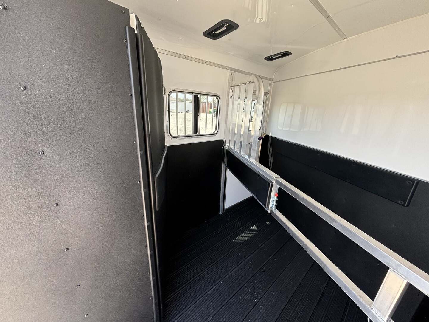 2025 Homesteader Stallion 213SB Bumper Pull - Image 13