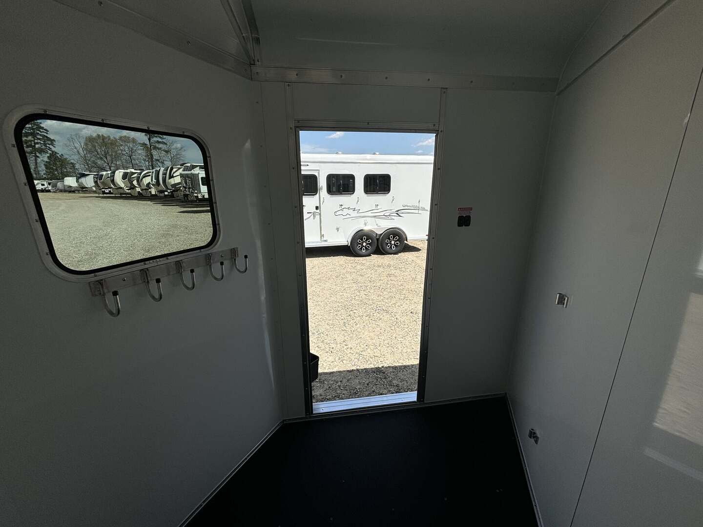 2025 Homesteader Stallion 213SB Bumper Pull - Image 11