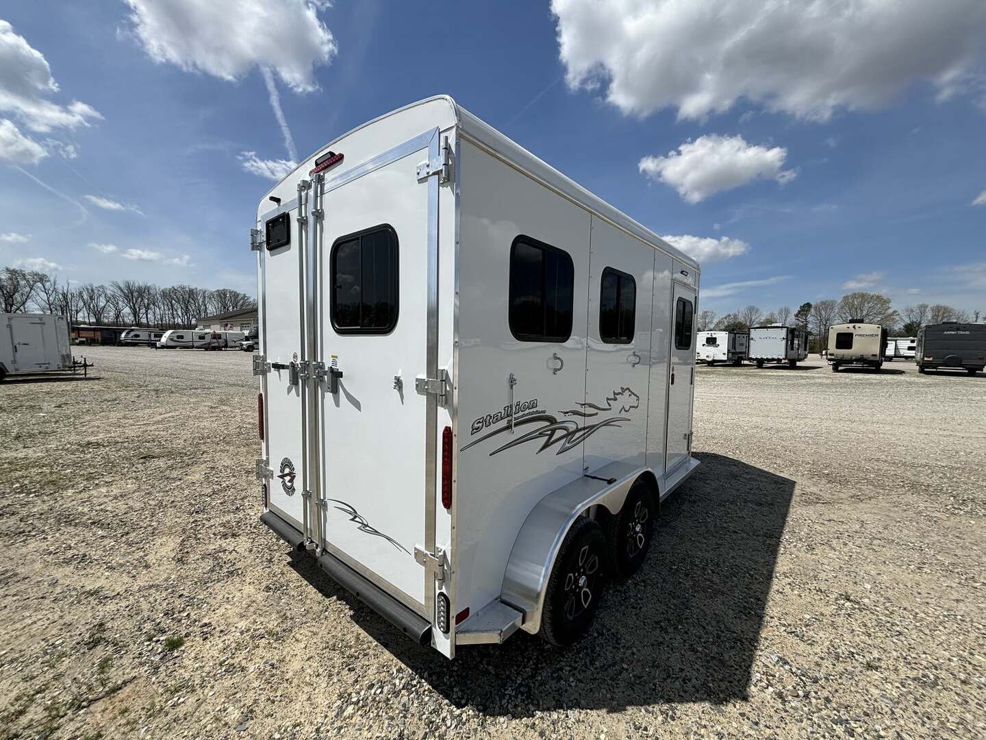 2025 Homesteader Stallion 213SB Bumper Pull - Image 5