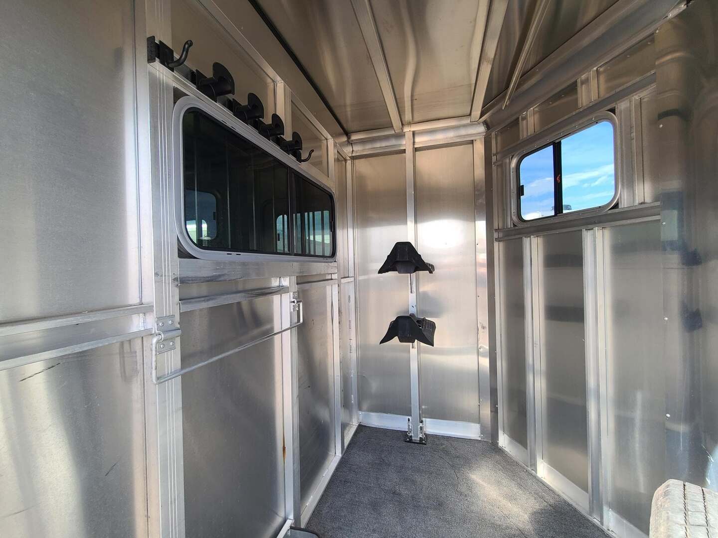 2013 Exiss 720 ST 2 Horse Warmblood Straight Load Bumper Pull - Image 6