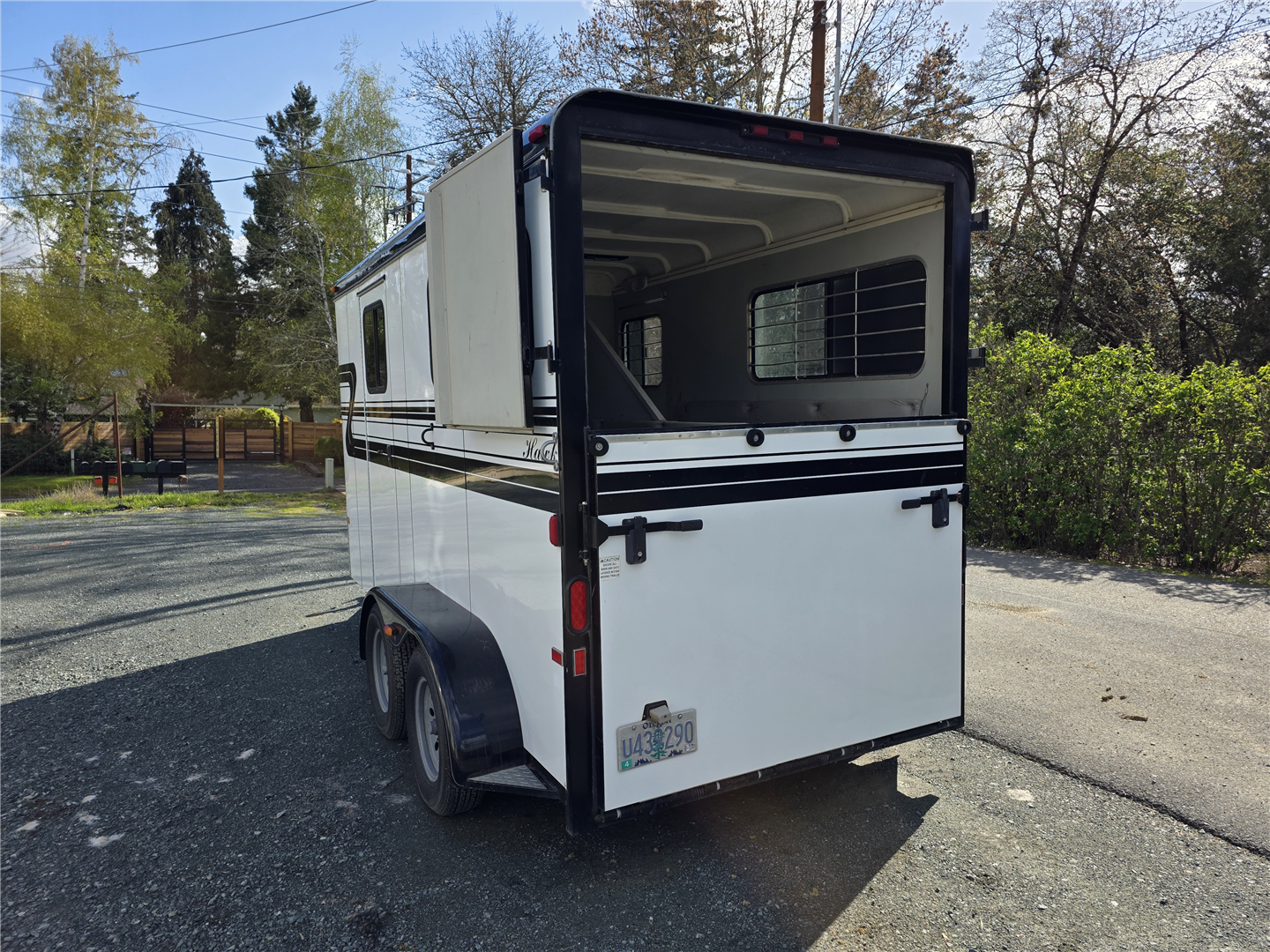 2011 Hawk Trailers AT-17-2 Bumper Pull Horse Trailer - Image 8